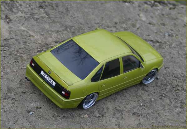 1:18 Opel Vectra A 2000 16V Bj.90 + 3tlg. OZ Mito Alu = LENKBAR !